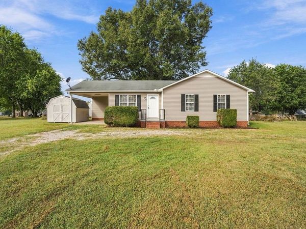 29 Ellis Childress Rd , Fayetteville, TN 37334