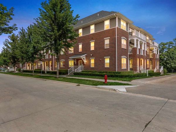 2184 Willenbrock Cir, Iowa City, IA 52245