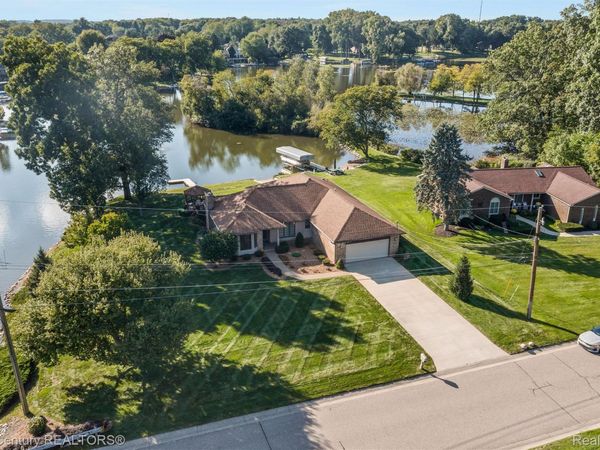 4071 Chevron Drive, Highland Township, Mi 48356