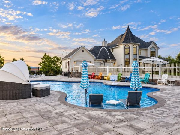 2 Mia Cara Drive , Dunmore, PA 18505