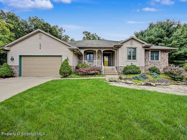401 Grand Circle , Scranton, PA 18505