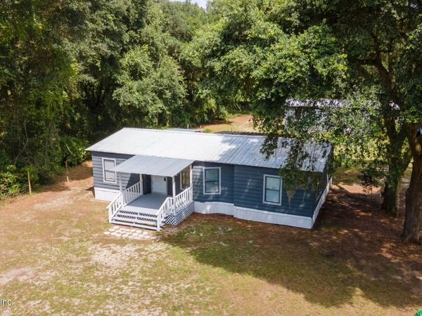 210 WALKUP Street, Interlachen, FL 32148