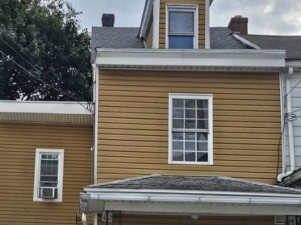 238 N NICHOLAS STREET , SAINT CLAIR, PA 17970