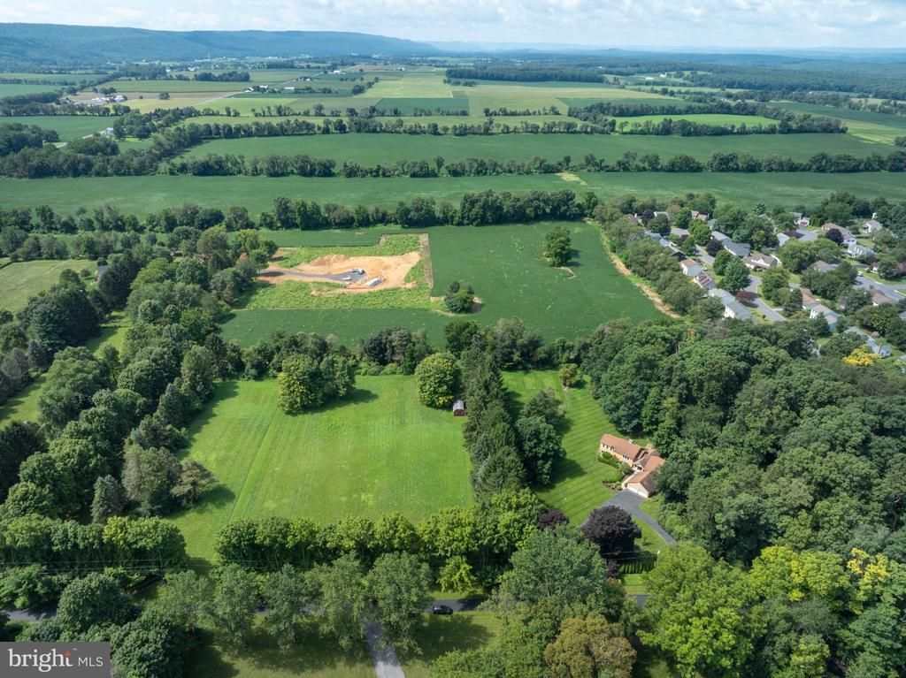420 BREEZEWOOD DRIVE, STATE COLLEGE, PA 16801