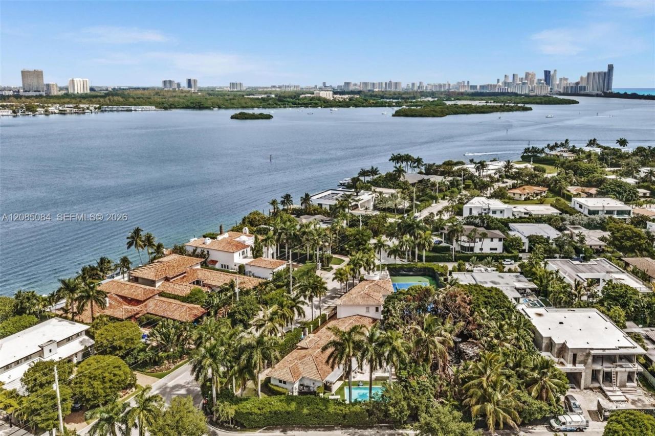 10031 W Broadview Dr, Bay Harbor Islands, FL 33154 Photo