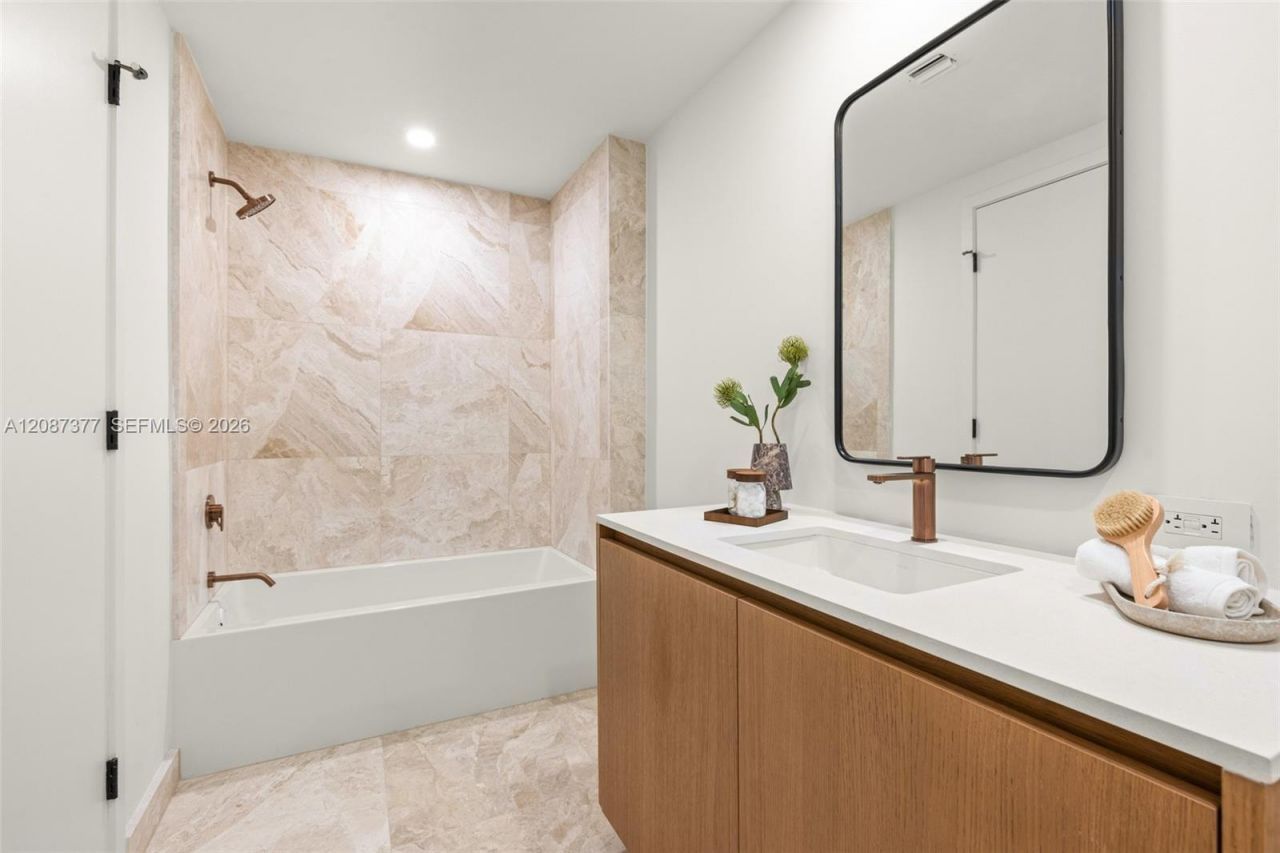 1176 97th St, Unit 201, Bay Harbor Islands, FL 33154 Photo