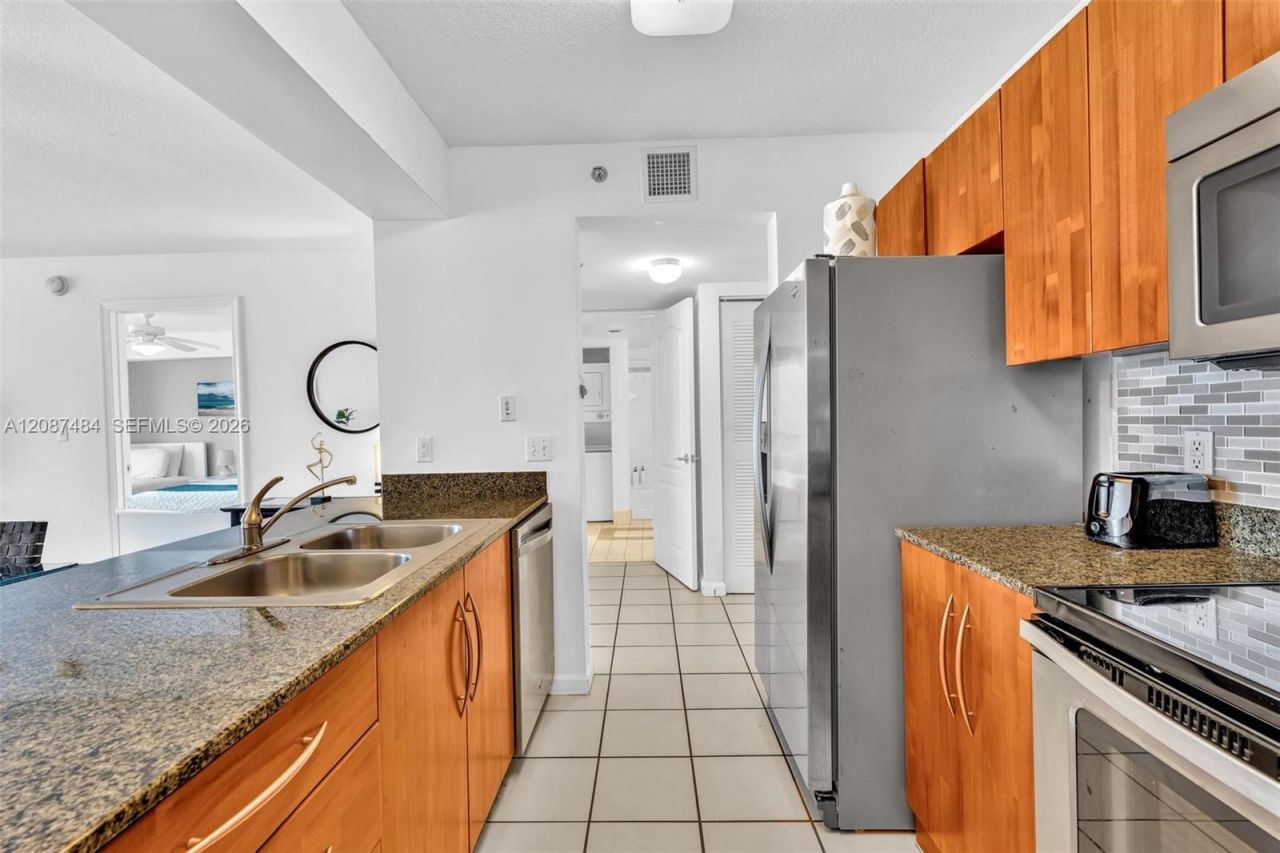 1200 Brickell Bay Dr, Unit 2119, Miami, FL 33131 Photo
