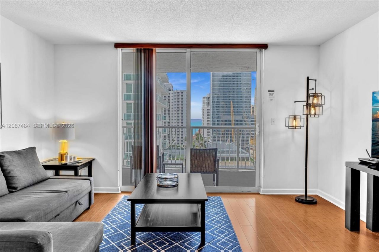 1200 Brickell Bay Dr, Unit 2119, Miami, FL 33131 Photo