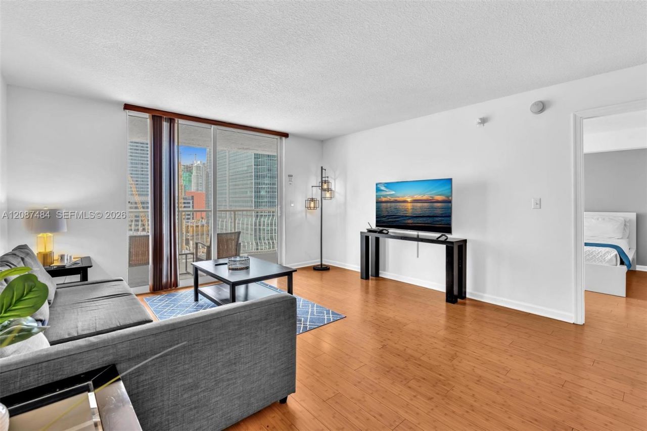 1200 Brickell Bay Dr, Unit 2119, Miami, FL 33131 Photo