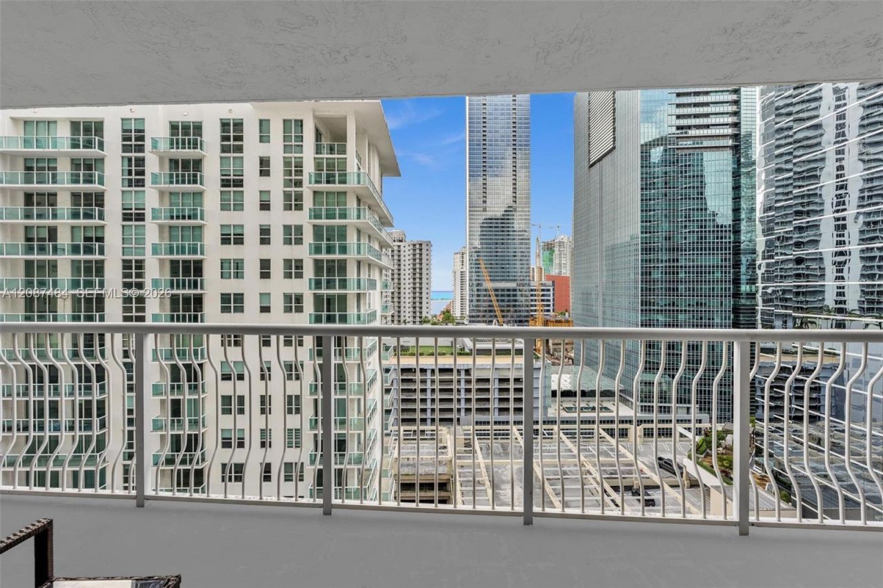 1200 Brickell Bay Dr, Unit 2119, Miami, FL 33131 Photo