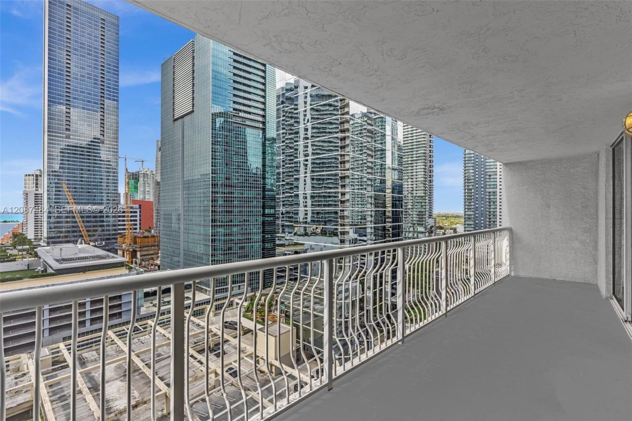 1200 Brickell Bay Dr, Unit 2119, Miami, FL 33131 Photo