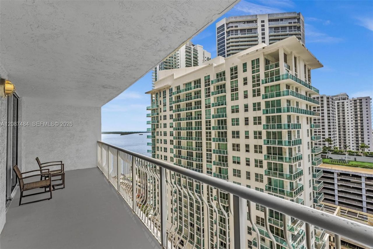 1200 Brickell Bay Dr, Unit 2119, Miami, FL 33131 Photo