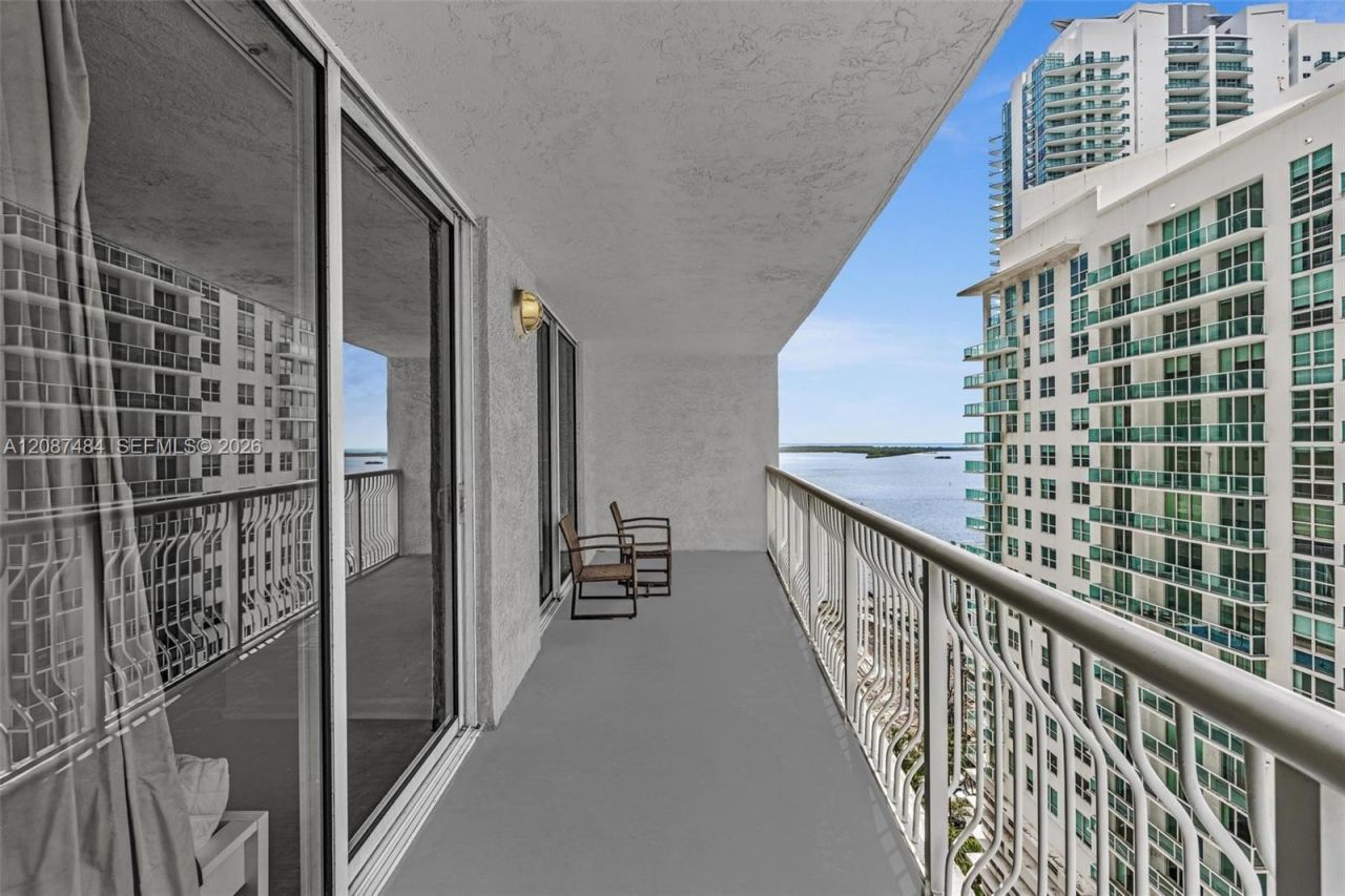 1200 Brickell Bay Dr, Unit 2119, Miami, FL 33131 Photo
