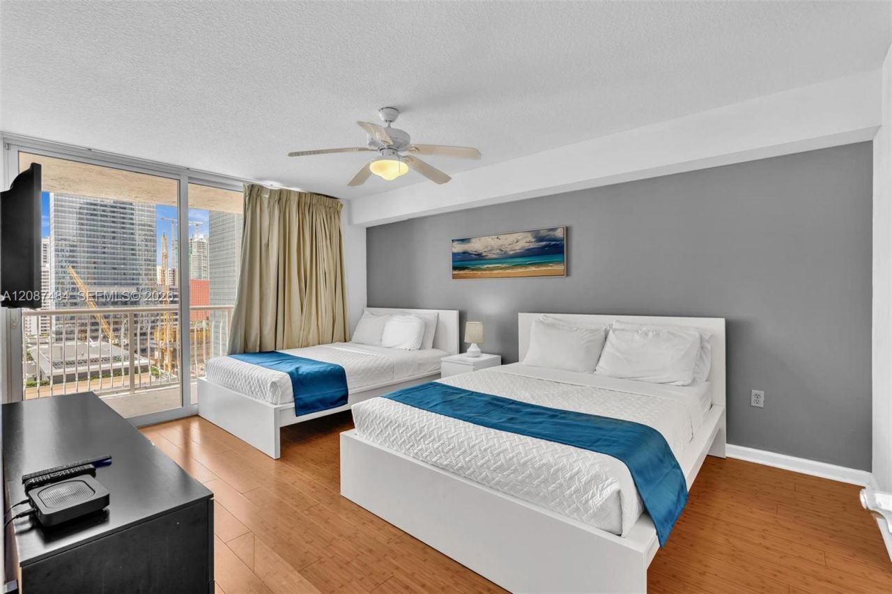 1200 Brickell Bay Dr, Unit 2119, Miami, FL 33131 Photo