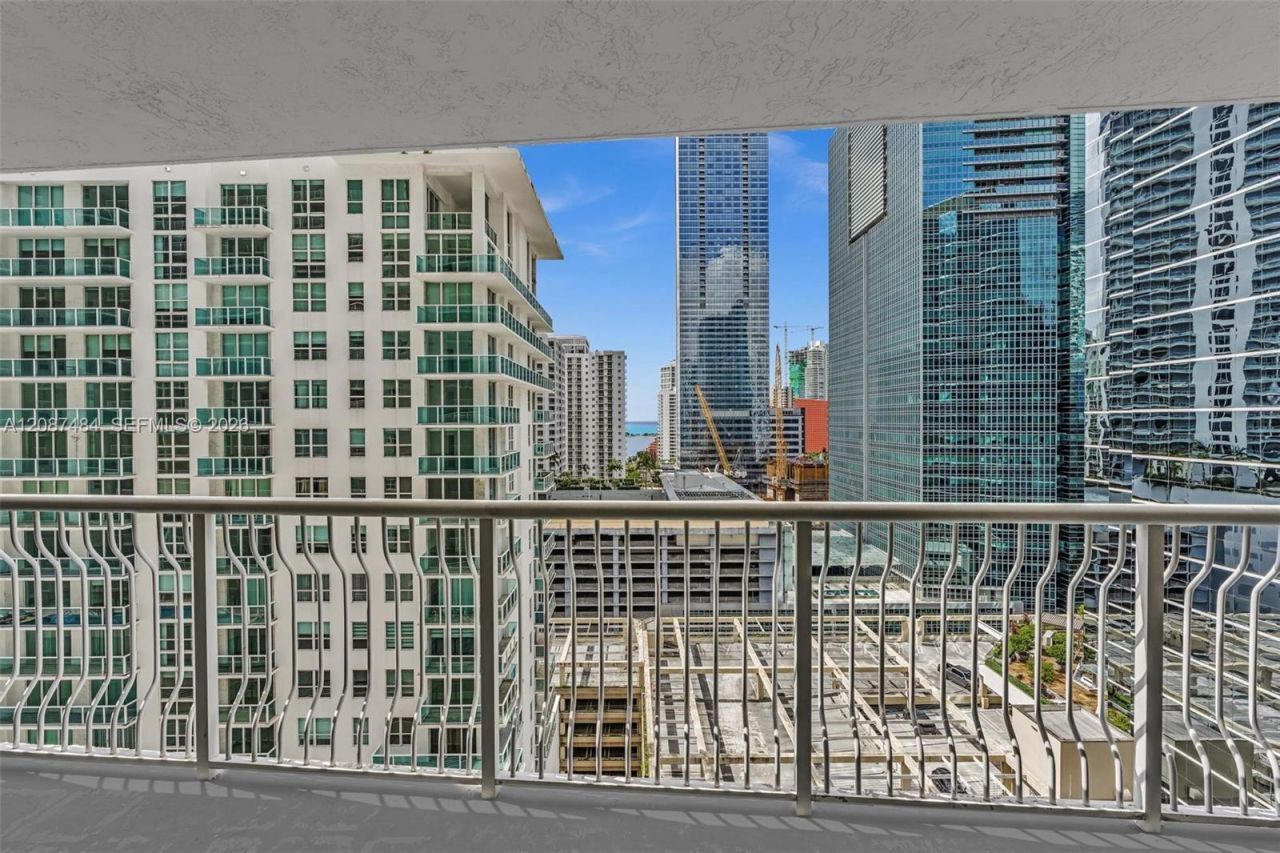 1200 Brickell Bay Dr, Unit 2119, Miami, FL 33131 Photo