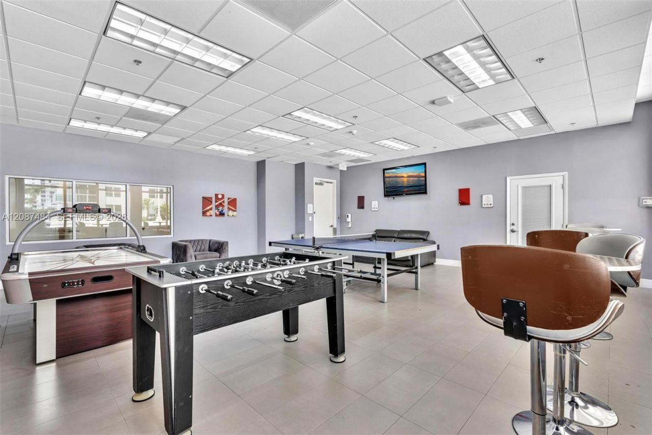 1200 Brickell Bay Dr, Unit 2119, Miami, FL 33131 Photo