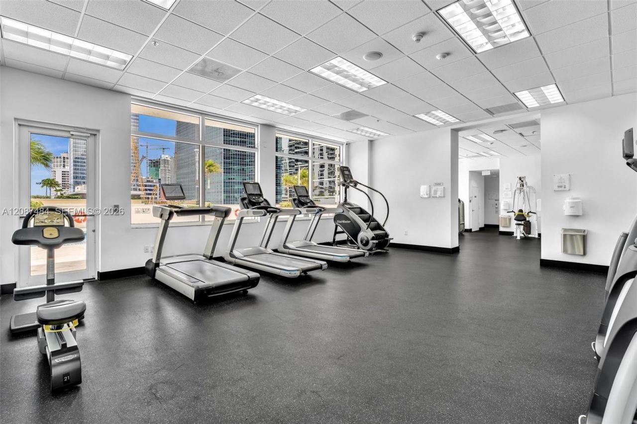 1200 Brickell Bay Dr, Unit 2119, Miami, FL 33131 Photo