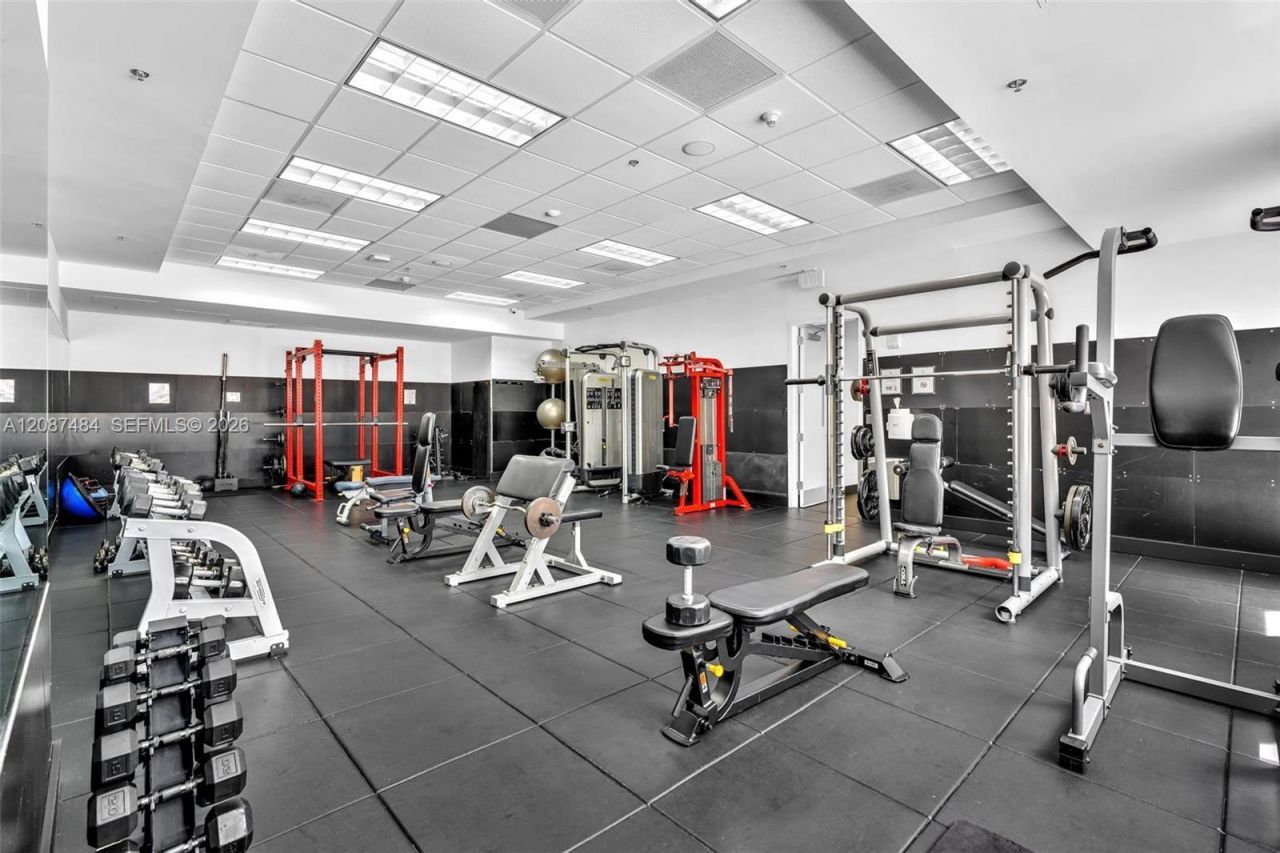 1200 Brickell Bay Dr, Unit 2119, Miami, FL 33131 Photo