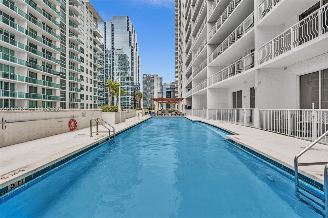 1200 Brickell Bay Dr, Unit 2119, Miami, FL 33131 Photo