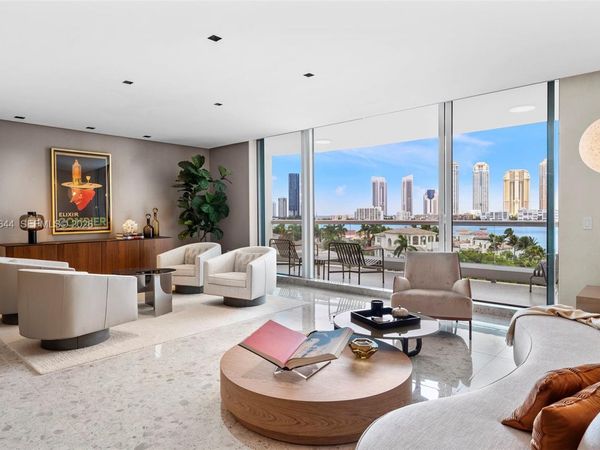 6000 Island Blvd , Unit 707, Aventura, FL 33160