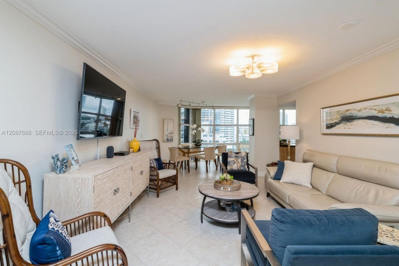 6423 Collins Ave, Unit 1201, Miami Beach, FL 33141 Photo