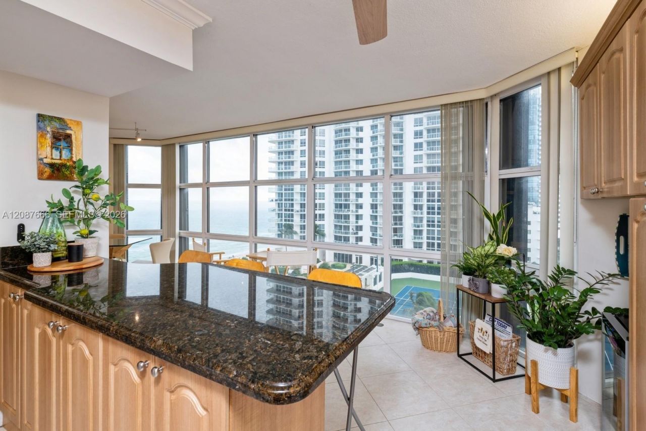 6423 Collins Ave, Unit 1201, Miami Beach, FL 33141 Photo