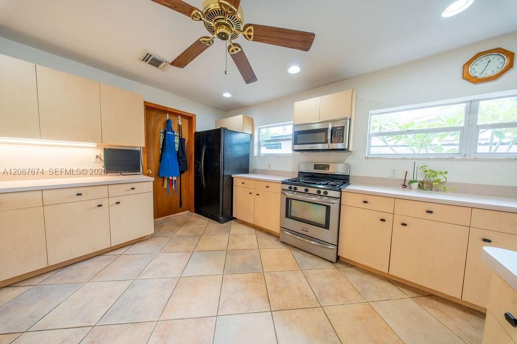 919 S Lakeside Pl, Lantana, FL 33462 Photo
