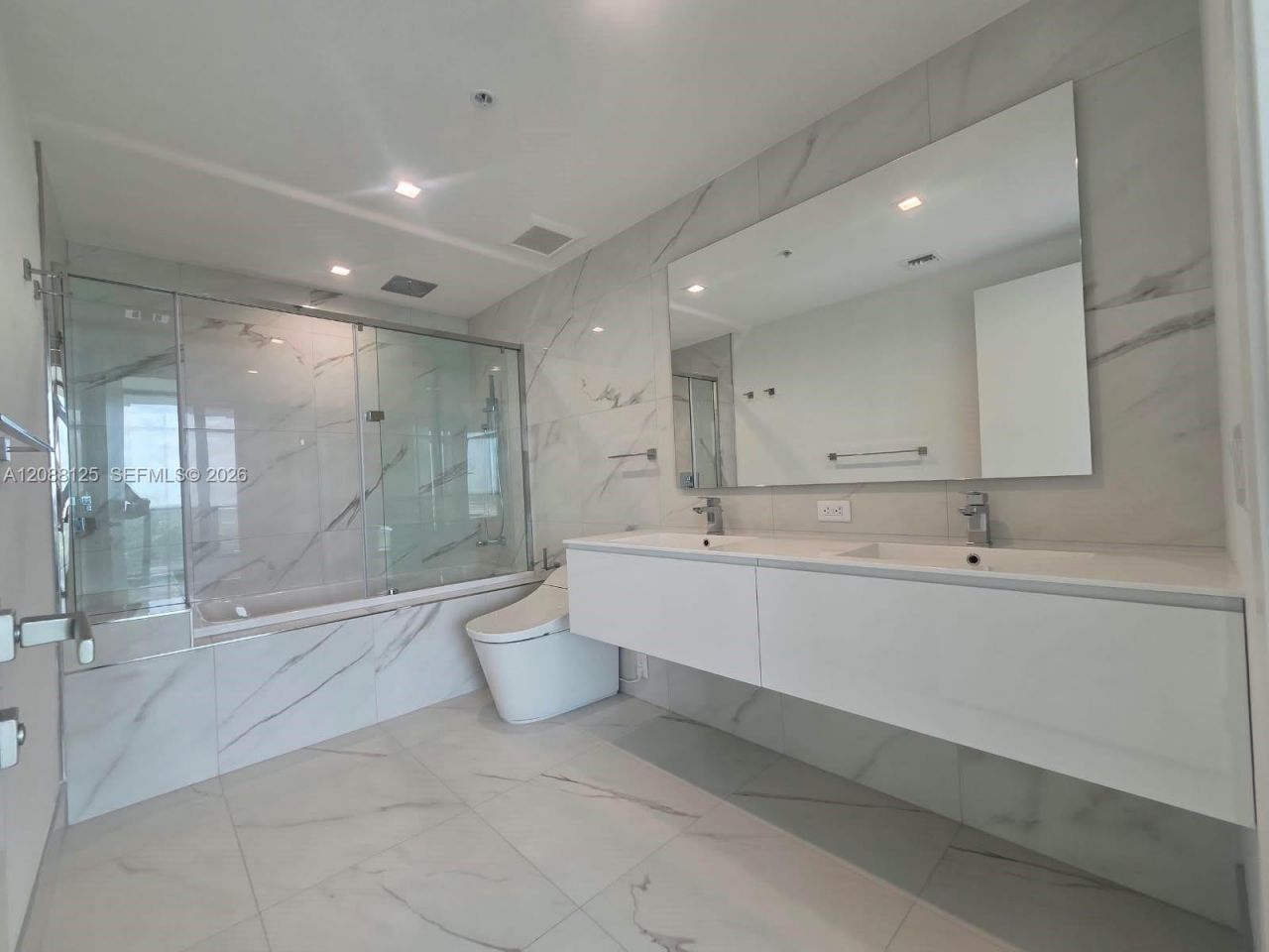 1170 E Hallandale Beach Blvd, Unit 1105, Hallandale Beach, FL 33009 Photo