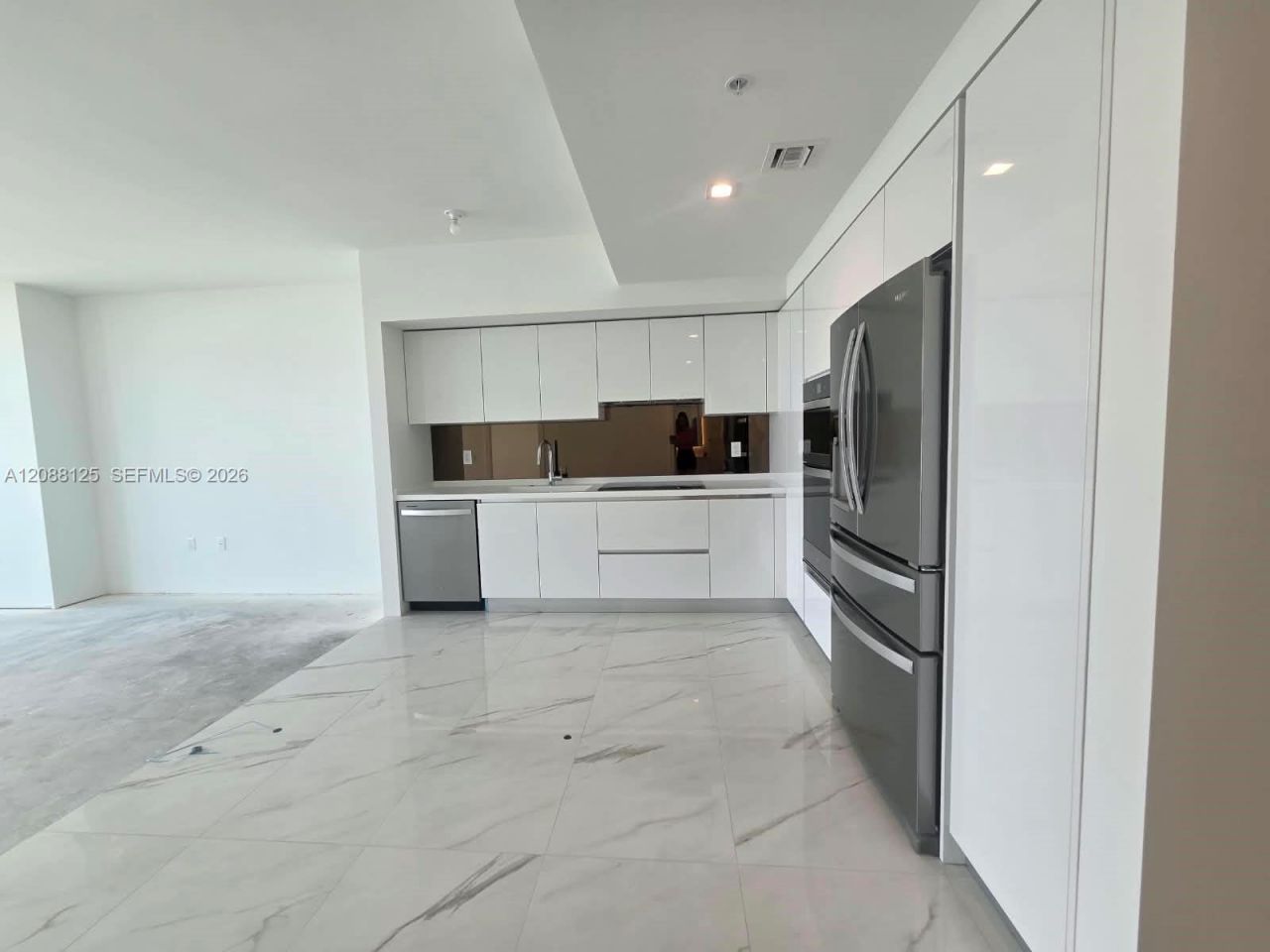 1170 E Hallandale Beach Blvd, Unit 1105, Hallandale Beach, FL 33009 Photo