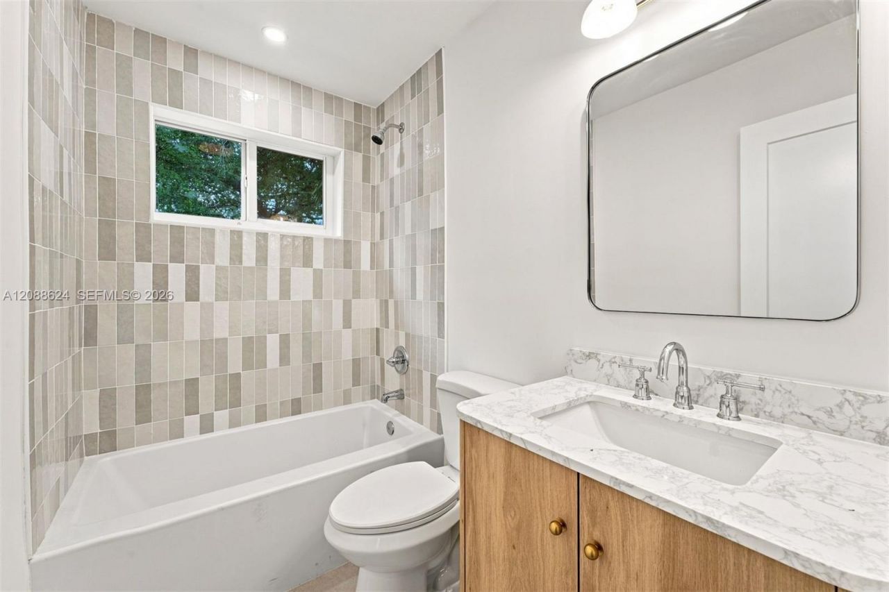 380 NW 130th St, North Miami, FL 33168 Photo