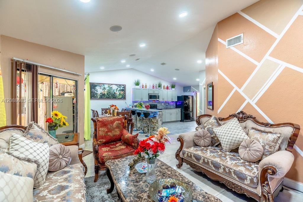 1111 San Remo Cir, Homestead, FL 33035 Photo