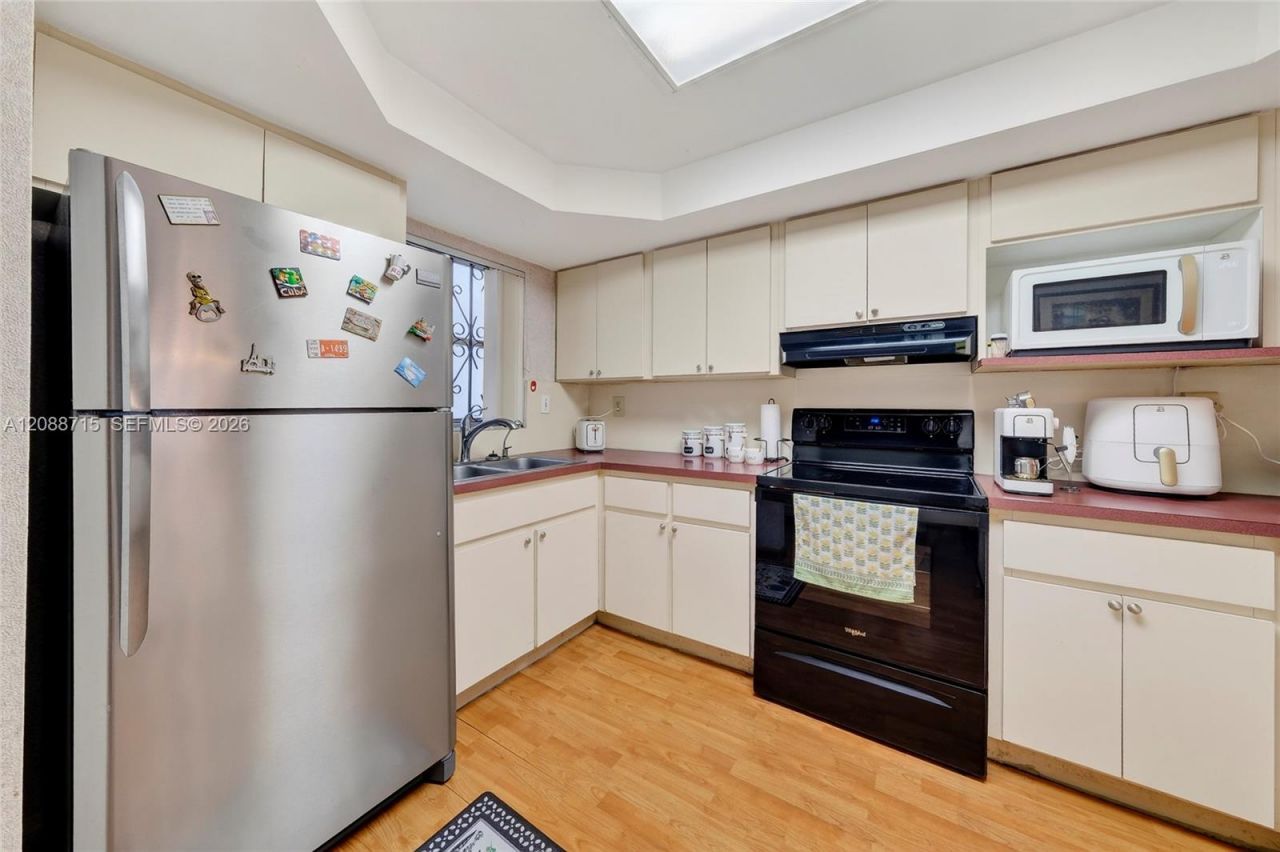 305 W 68th St, Unit 419, Hialeah, FL 33014 Photo