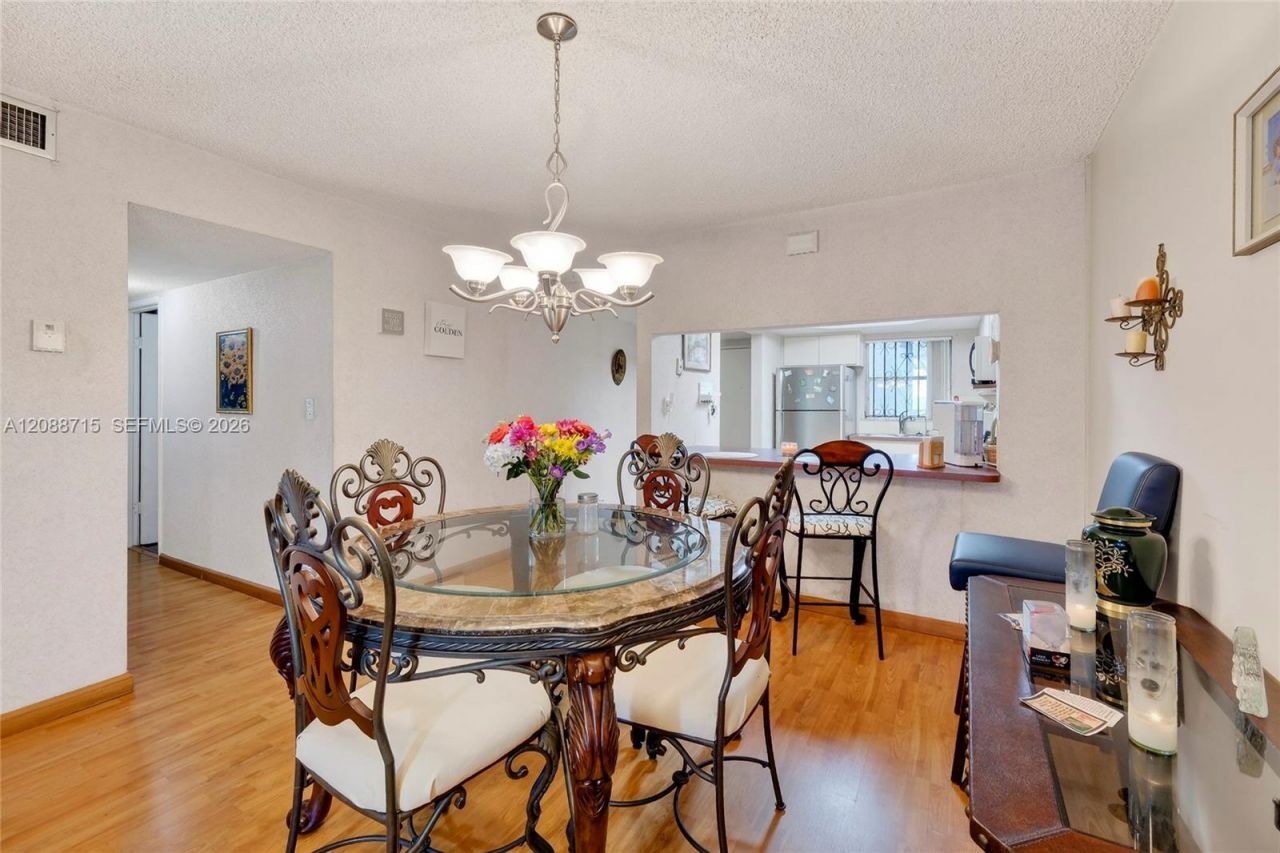 305 W 68th St, Unit 419, Hialeah, FL 33014 Photo