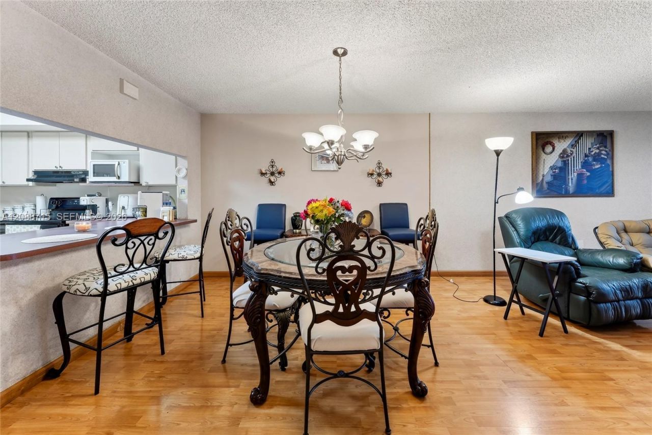 305 W 68th St, Unit 419, Hialeah, FL 33014 Photo