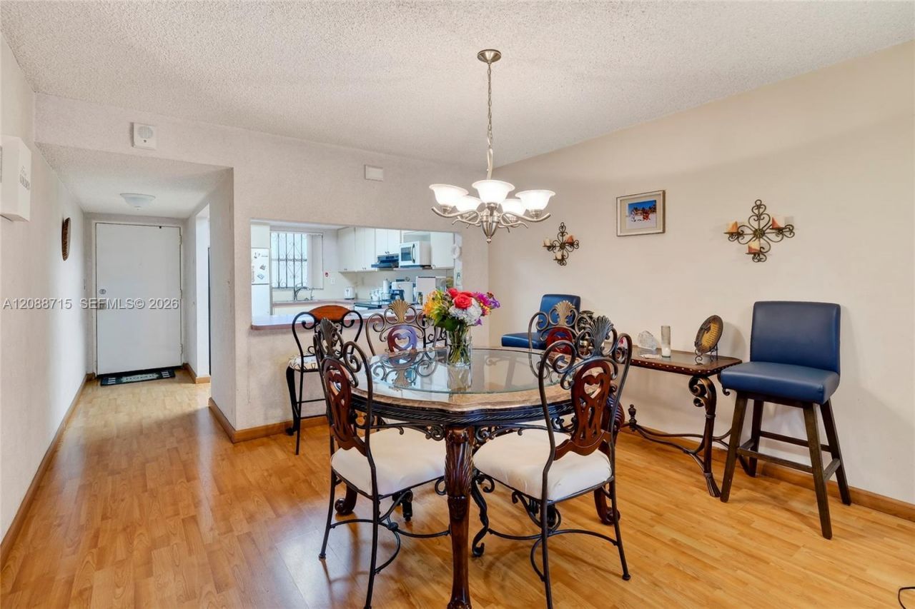 305 W 68th St, Unit 419, Hialeah, FL 33014 Photo