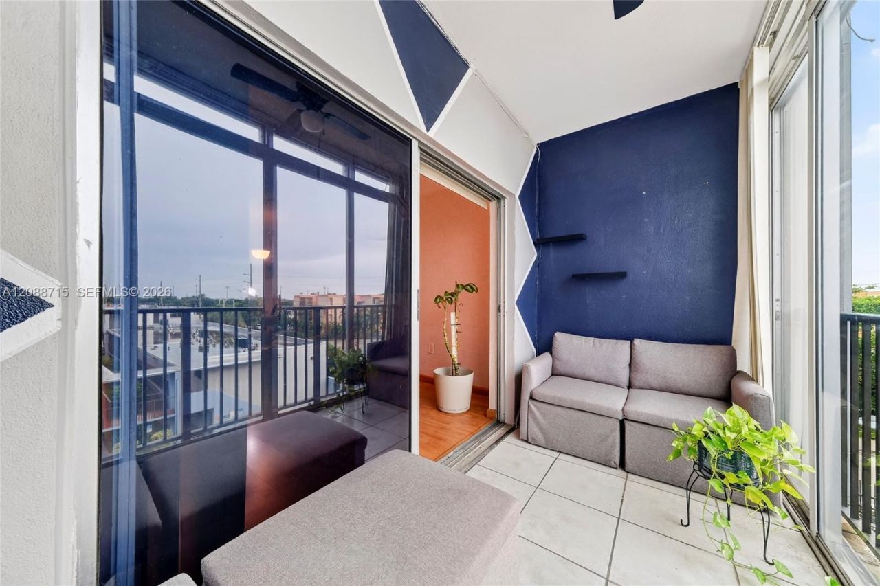 305 W 68th St, Unit 419, Hialeah, FL 33014 Photo