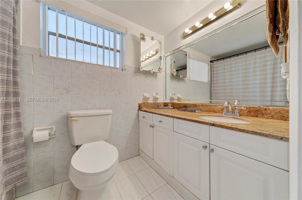 305 W 68th St, Unit 419, Hialeah, FL 33014 Photo