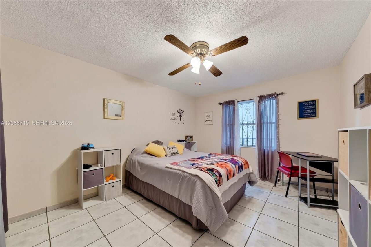 305 W 68th St, Unit 419, Hialeah, FL 33014 Photo