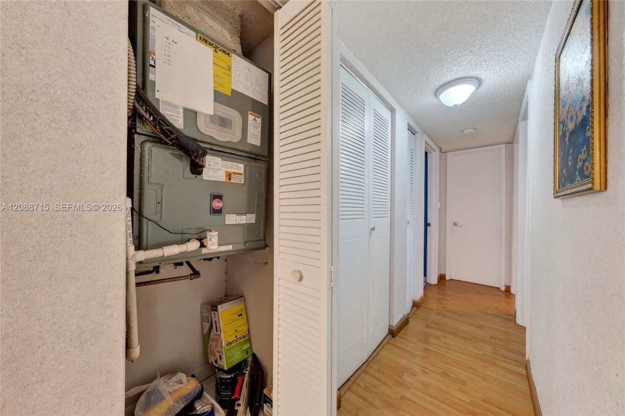 305 W 68th St, Unit 419, Hialeah, FL 33014 Photo