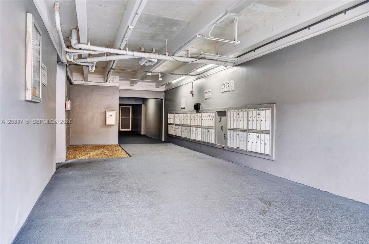 305 W 68th St, Unit 419, Hialeah, FL 33014 Photo