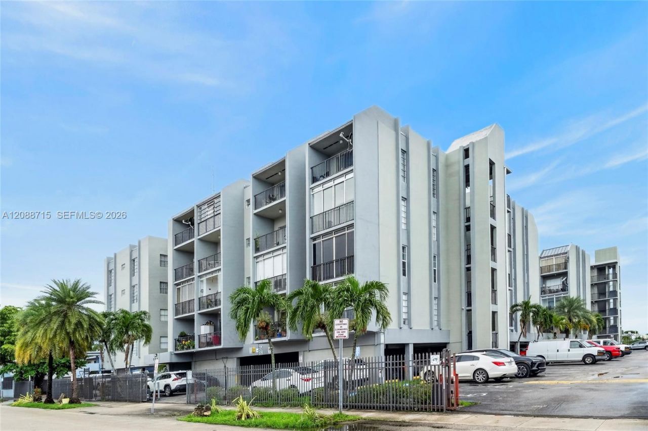 305 W 68th St, Unit 419, Hialeah, FL 33014 Photo