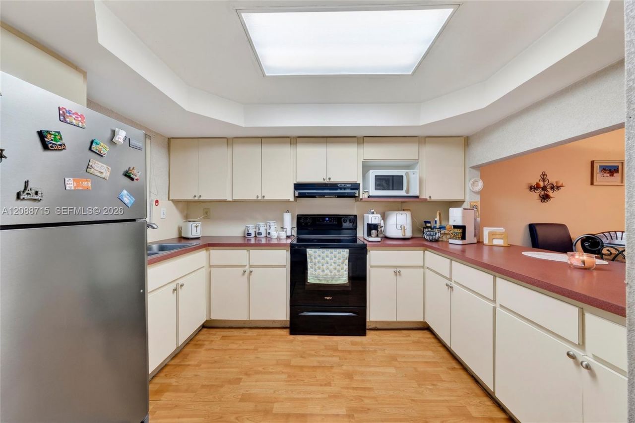 305 W 68th St, Unit 419, Hialeah, FL 33014 Photo