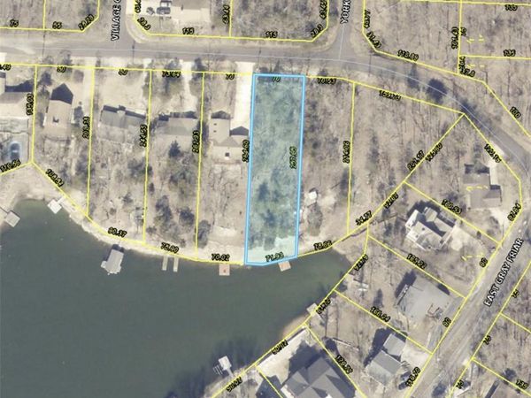 796 W Gray Friar Drive, Lake Sherwood, MO 63357