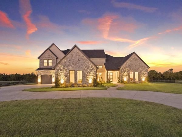 324 Chapel View Court, Heath, TX 75032
