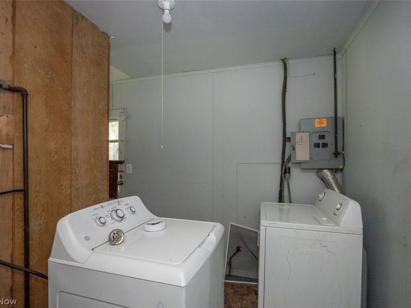 17614 Rook Circle , Cleveland, OH 44112 Photo 12