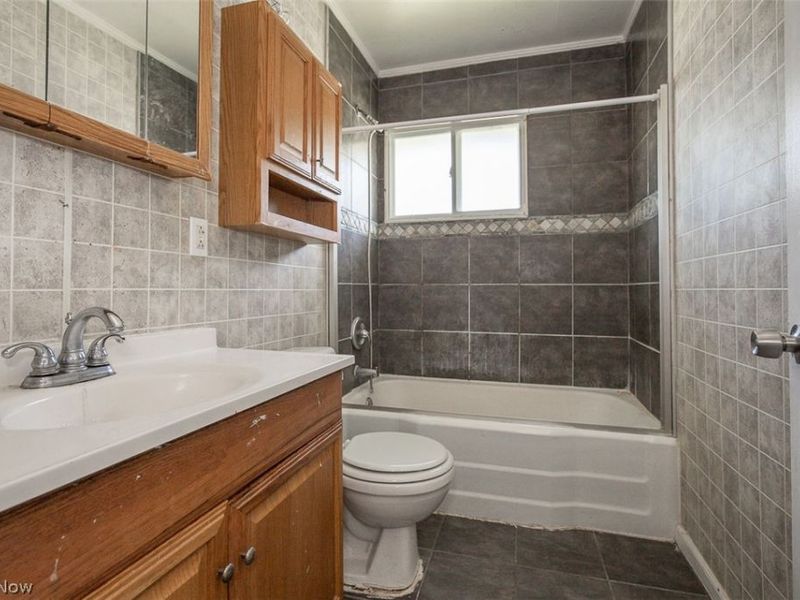 17614 Rook Circle , Cleveland, OH 44112 Photo 14