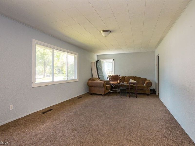 17614 Rook Circle , Cleveland, OH 44112 Photo 5