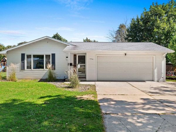 1306 HILLCREST AVENUE, Kewaunee, WI 54216