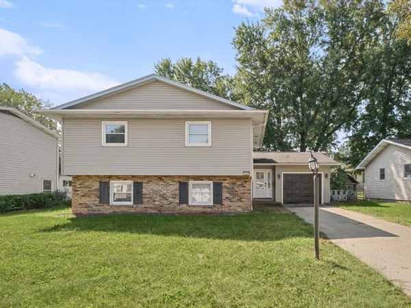 1747 E Barrington Avenue, Decatur, IL 62526