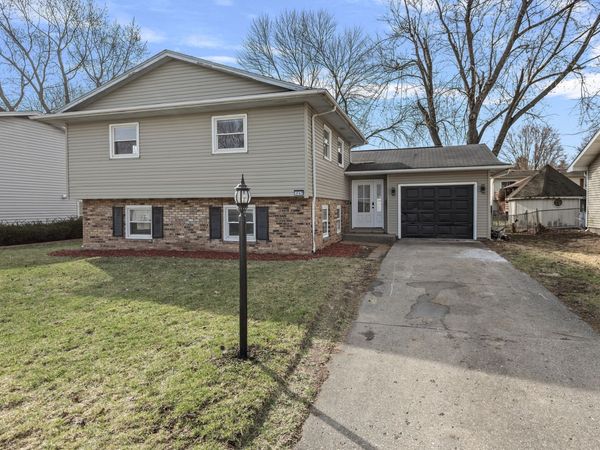 1747 E Barrington Avenue, Decatur, IL 62526